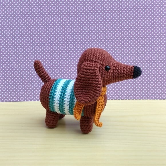 Cachorro Salsicha Pierre Amigurumi