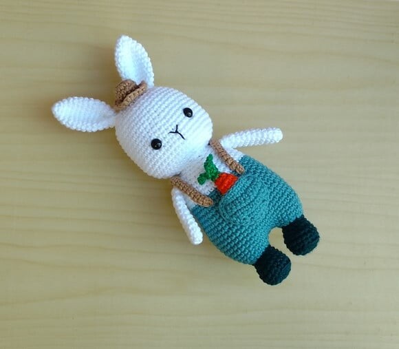Coelho Cenourinha Amigurumi