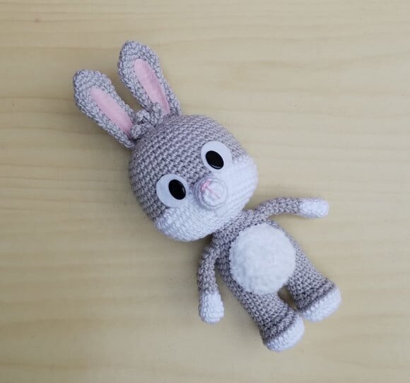 Coelho Pernalonga - Col. Fofuxo Amigurumi