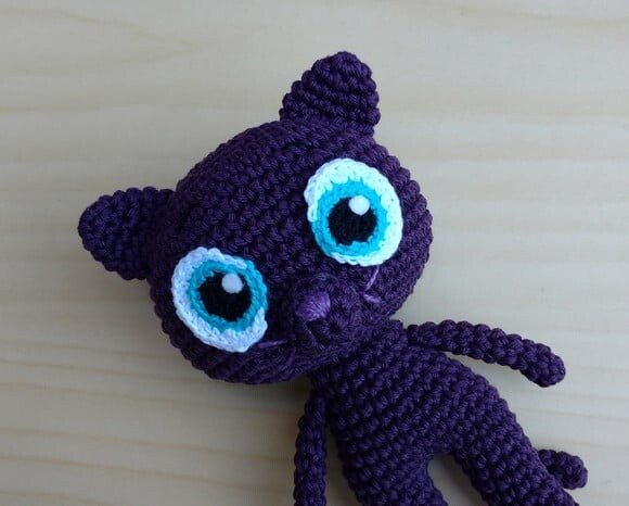 Bartleby Amigurumi - Vera e o reino Arco-íris