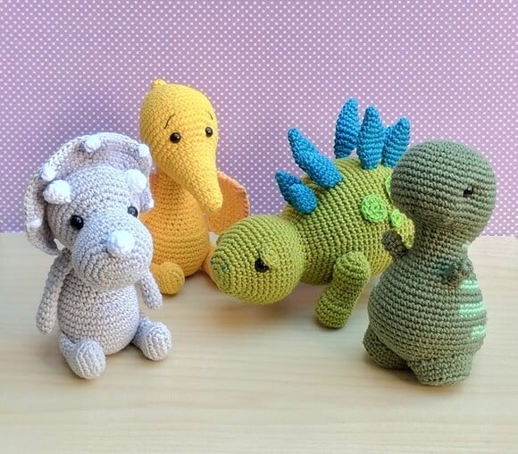 Kit 4 Dinos - Estegossauro, Trex, Triceratops e Pterodáctilo