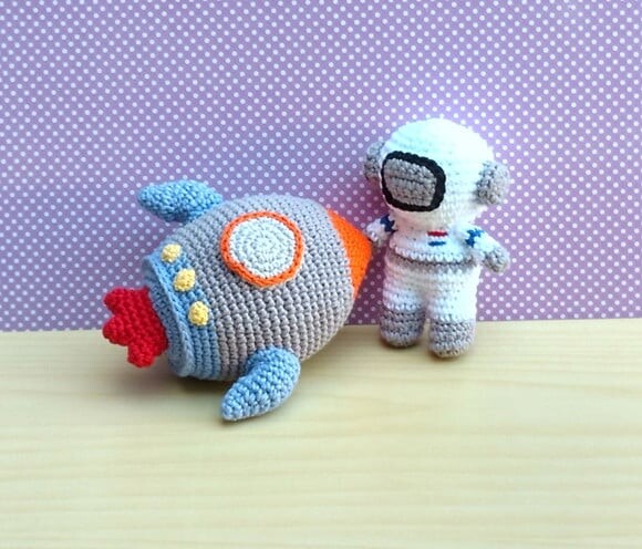 Kit Foguete Niko e Astronauta Yuri Amigurumi - Espacial