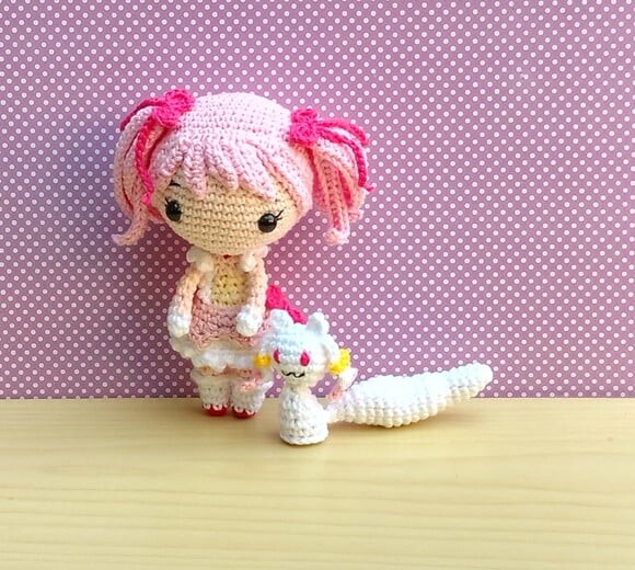 Madoka Kaname e Kyubey (Madoka Mágica)
