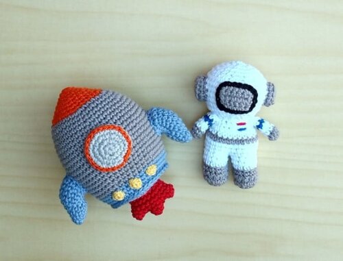 Kit Foguete Niko e Astronauta Yuri Amigurumi - Espacial