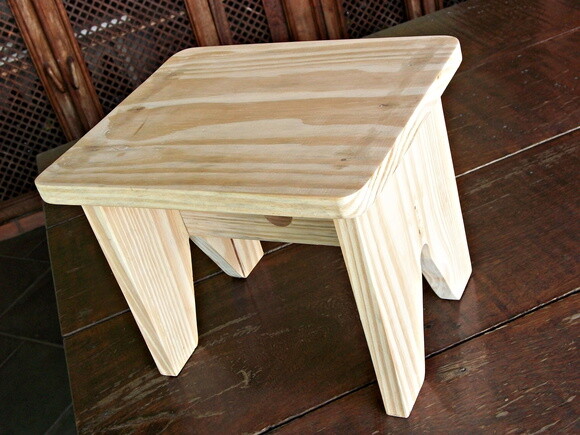 Banquinho de Madeira Maciça