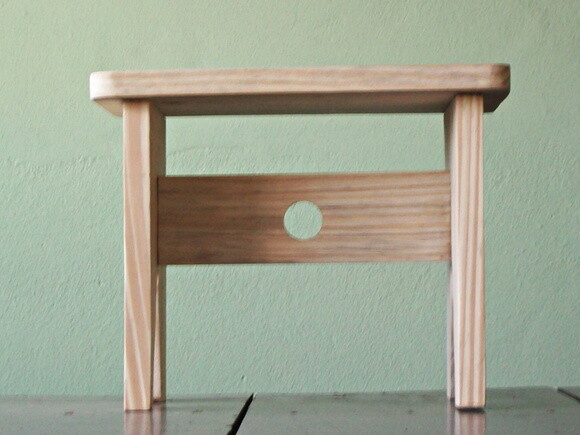 Banquinho de Madeira Maciça