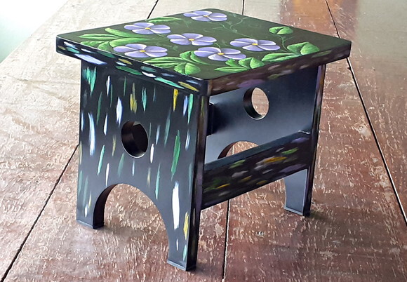 Banquinho de Madeira Maciça com Pintura Flores