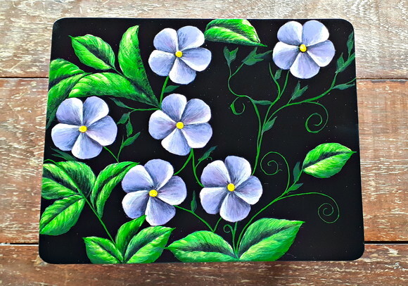 Banquinho de Madeira Maciça com Pintura Flores