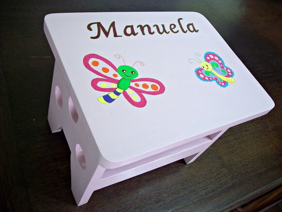 Banquinho de Madeira Maciça Personalizado