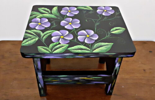 Banquinho de Madeira Maciça com Pintura Flores