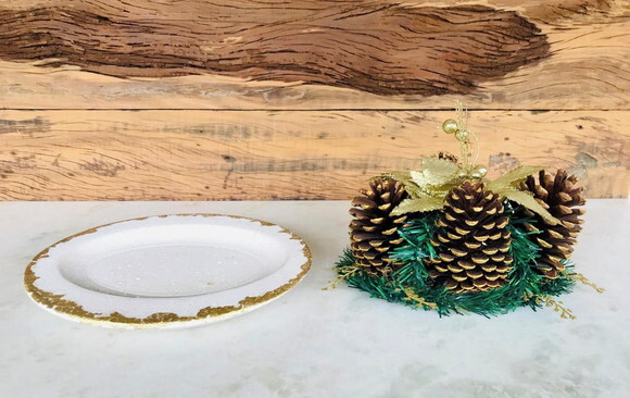 Arranjo de Natal Oval Branco e Dourado - 29 x 24 x 18 cm
