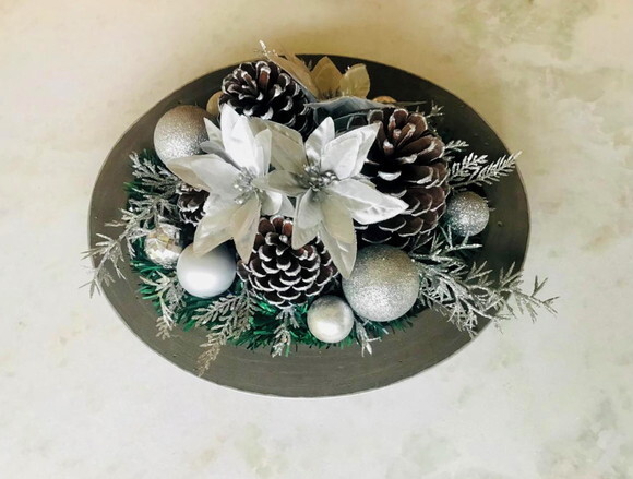Arranjo de Natal Oval Chumbo e Prata - 31x26,5x13cm
