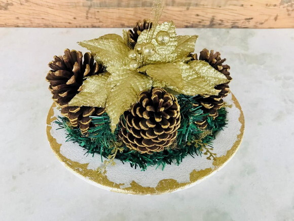 Arranjo de Natal Oval Branco e Dourado - 29 x 24 x 18 cm