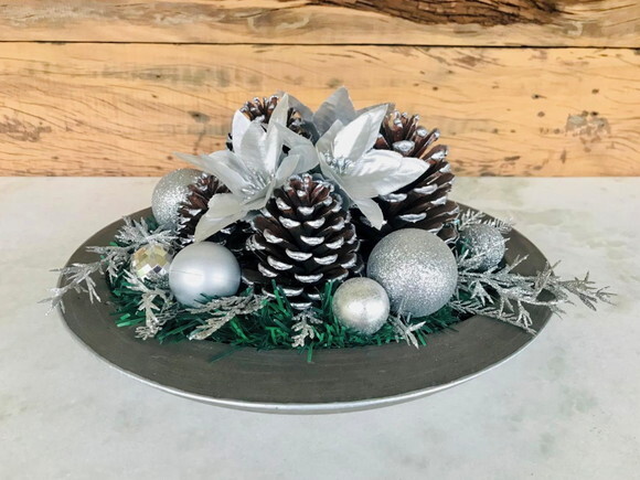 Arranjo de Natal Oval Chumbo e Prata - 31x26,5x13cm
