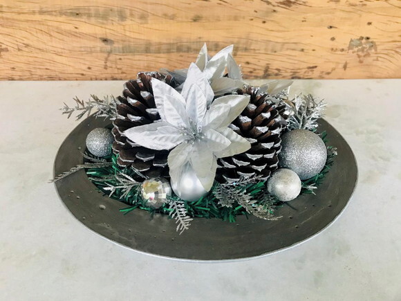 Arranjo de Natal Oval Chumbo e Prata - 31x26,5x13cm