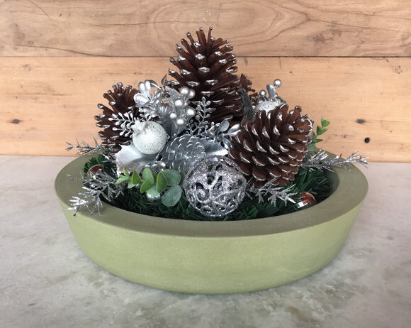 Arranjo de Natal Prata/verde+centro de Mesa de Cimento Verde