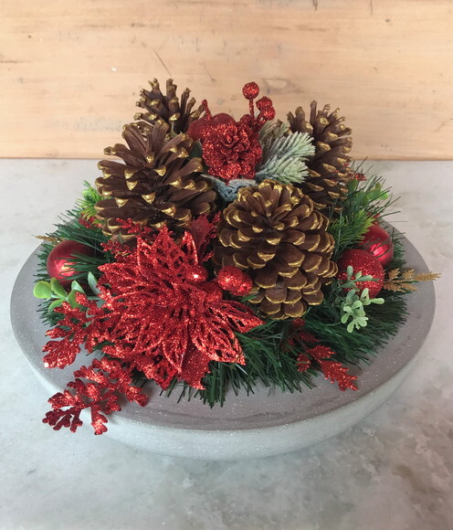 Arranjo de Natal Vermelho + Peça Decorativa de Cimento