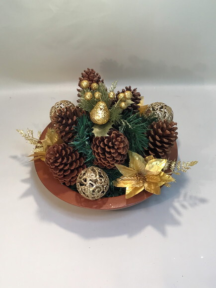 Arranjo de Natal-dourado/pinhas/bowl Tijolo-consulte