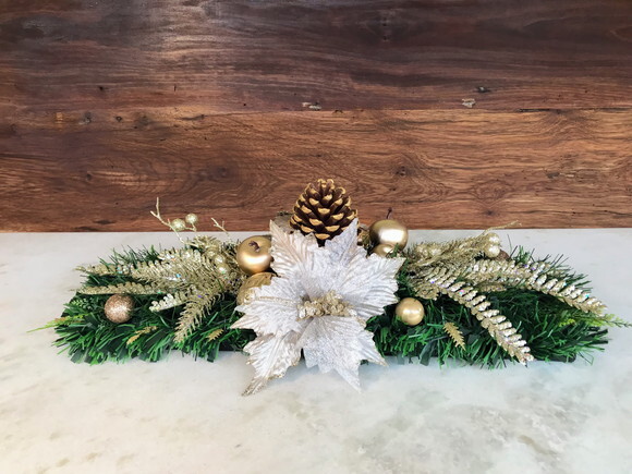Arranjo Natal Retangular/centro de Mesa Dourado 60x26x18cm