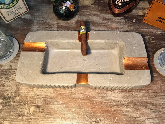 Cinzeiro- Apreciadores de Charutos e Um Bom Whisky -3 Peças