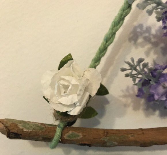 Enfeite de Páscoa Provençal com Pingentes e Flores