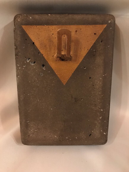 GANCHO PARA PENDURAR BOLSA - CIMENTO COM PINTURA ESPECIAL