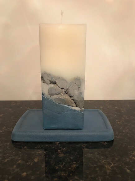 Vela feita com Cimento Azul e Natural com Base - feita com Cera d