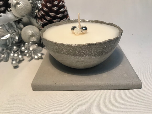 VELA NO BOWL DE CIMENTO COM GLITER /CERA DE SOJA/DECORADA