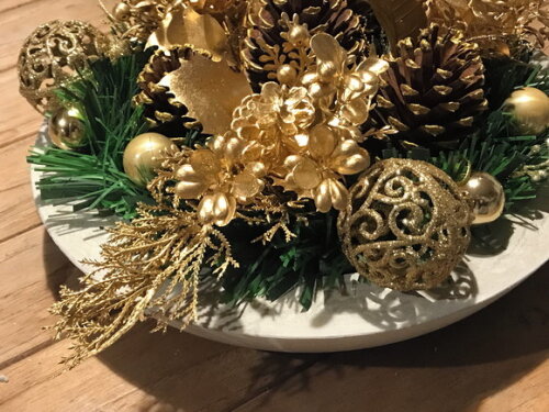 Arranjo de Natal -pinhas Douradas/bowl de Cimento
