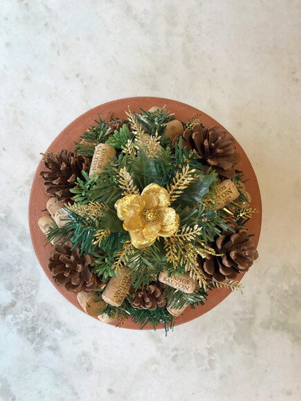Arranjo/centro de Mesa Natal Rolhas e Dourado Base Ø29,5 cm