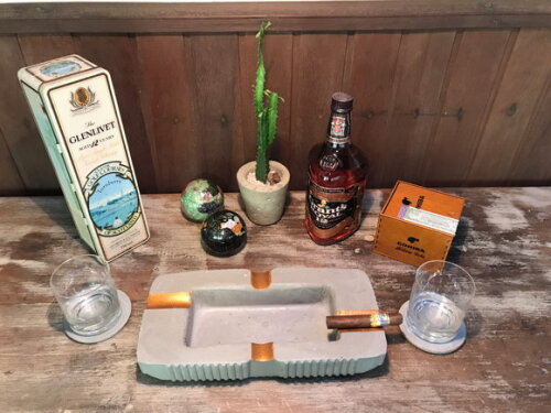 Cinzeiro- Apreciadores de Charutos e Um Bom Whisky -3 Peças