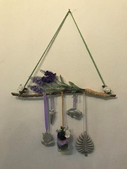 Enfeite de Páscoa Provençal com Pingentes e Flores