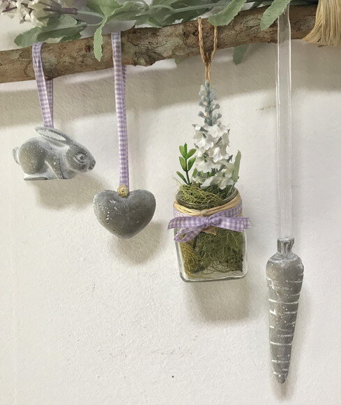 ENFEITE DE PÁSCOA PROVENÇAL COM PINGENTES E FLORES