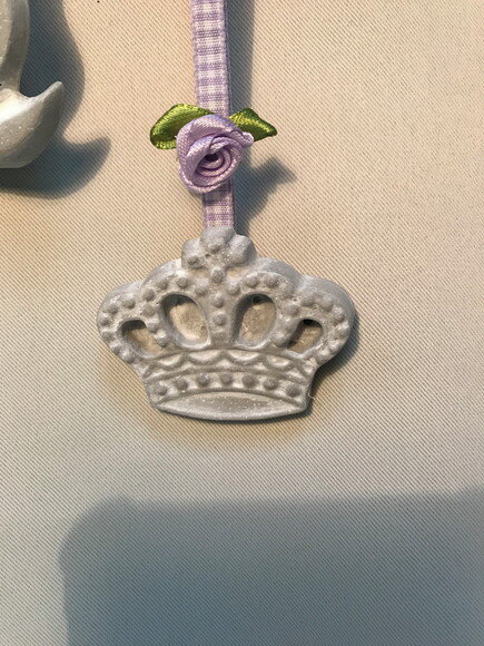 ENFEITE PARA PENDURAR PROVENÇAL COM PINGENTES - PRINCESAS