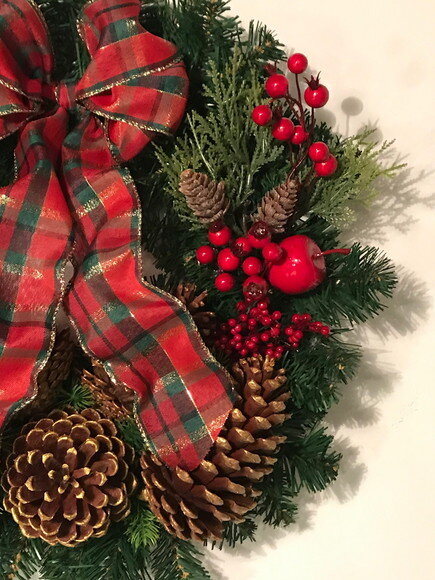 Guirlanda de Natal -ramo de Cerejas, Maça e Pinhas-consulte