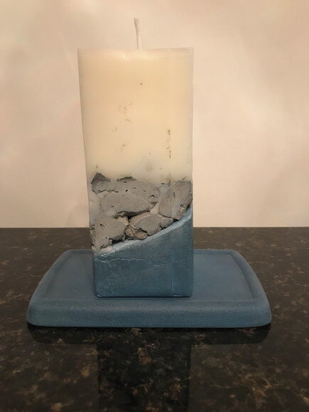 Vela feita com Cimento Azul e Natural com Base - feita com Cera d