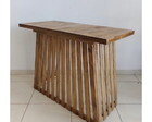 Mesa Ripada em Madeira