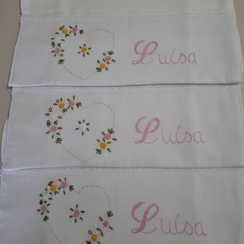 Fraldinhas de boca personalizadas