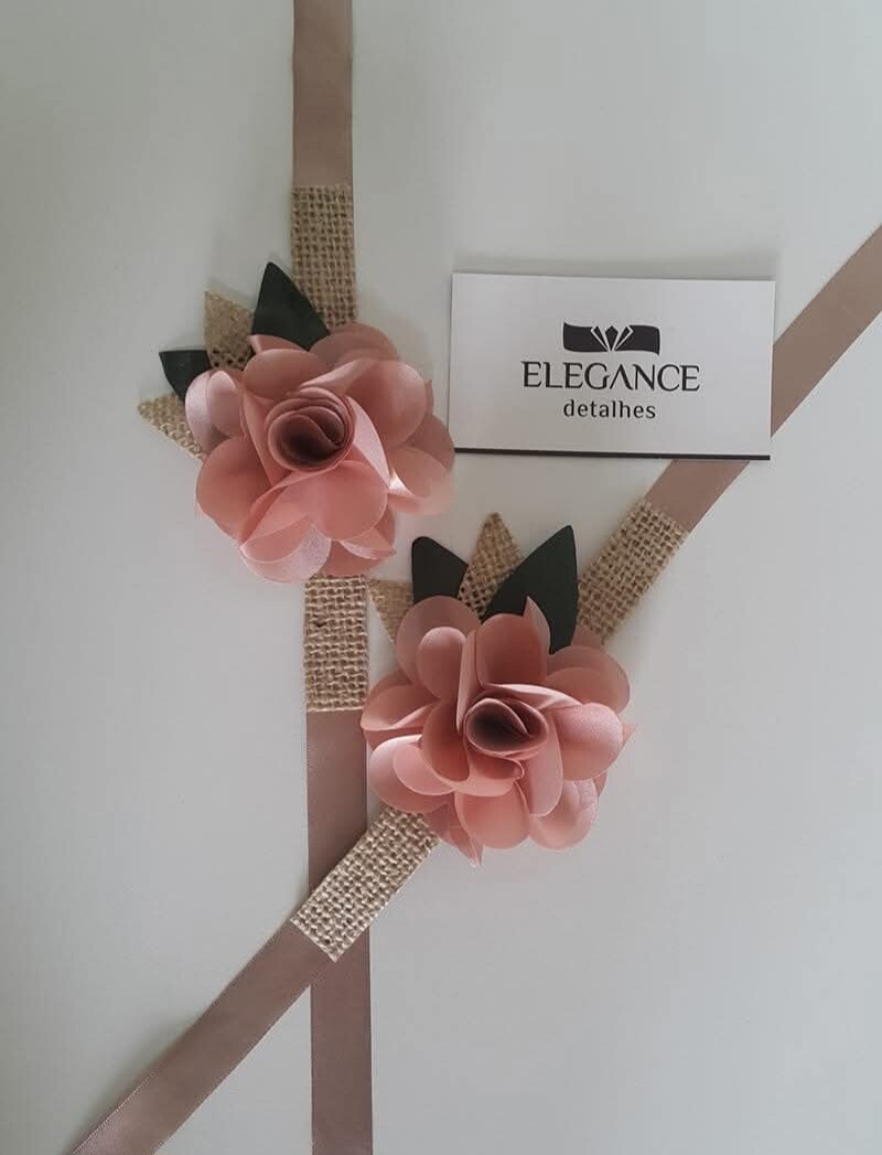 Corsage para madrinha marsala