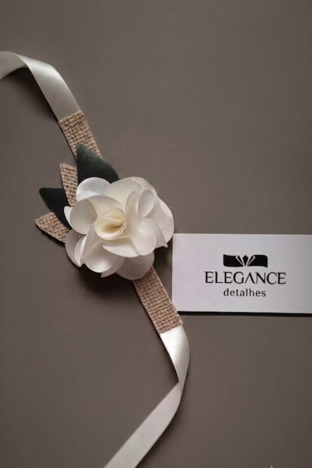 Corsage para madrinha marsala