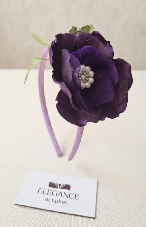 Tiara de flor lilás