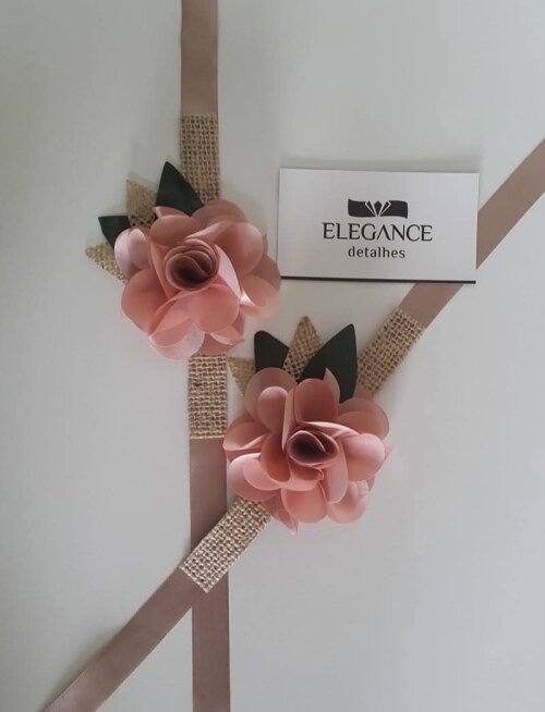 Corsage para madrinha marsala