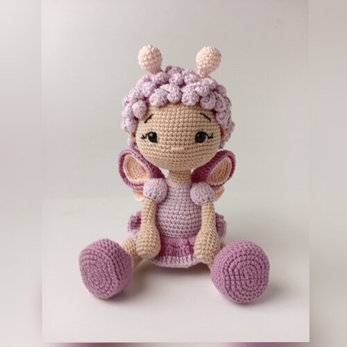 Lizzie, a boneca borboleta