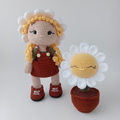 Boneca Margarida + vasinho amigurumi