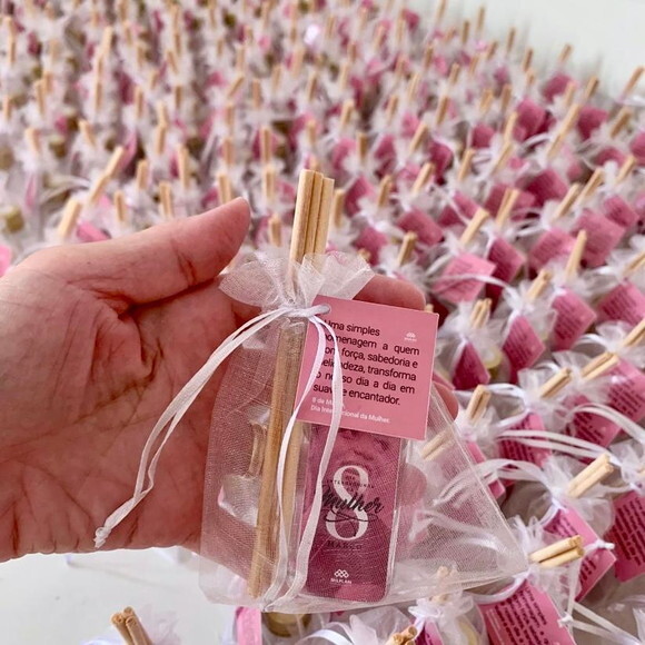 Brinde Corporativo Dia da Mulher Mini Aromatizador com Logo