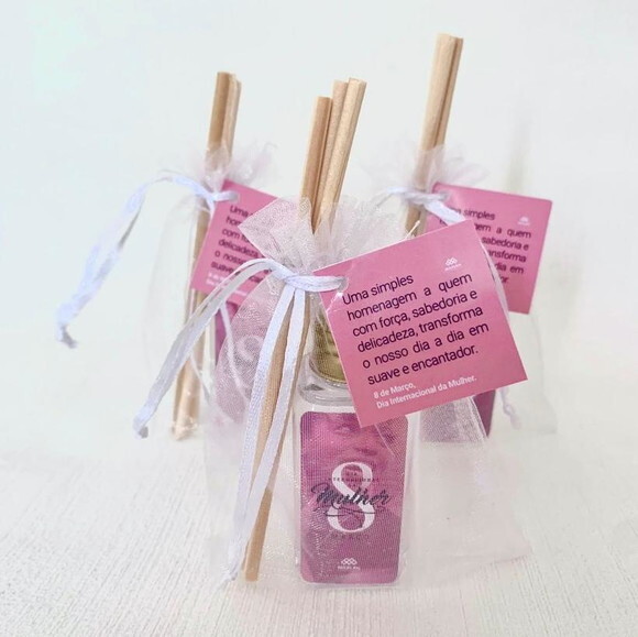 Brinde Corporativo Dia da Mulher Mini Aromatizador com Logo