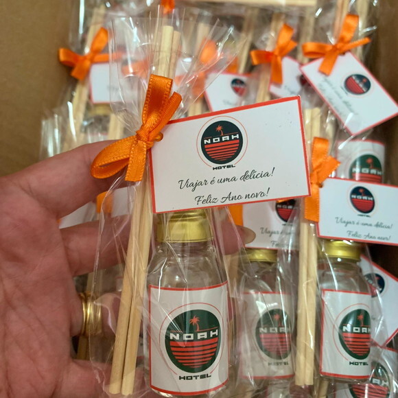 Brinde corporativo mini aromatizador com logo