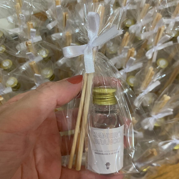 Brinde Janeiro Branco Mini Aromatizador com Logo