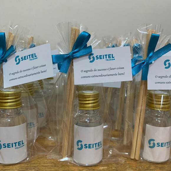 Brinde Mini Aromatizador com Logo da Sua Empresa