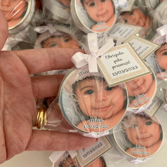 Lembrancinha com mini terço e oração do anjo da guarda